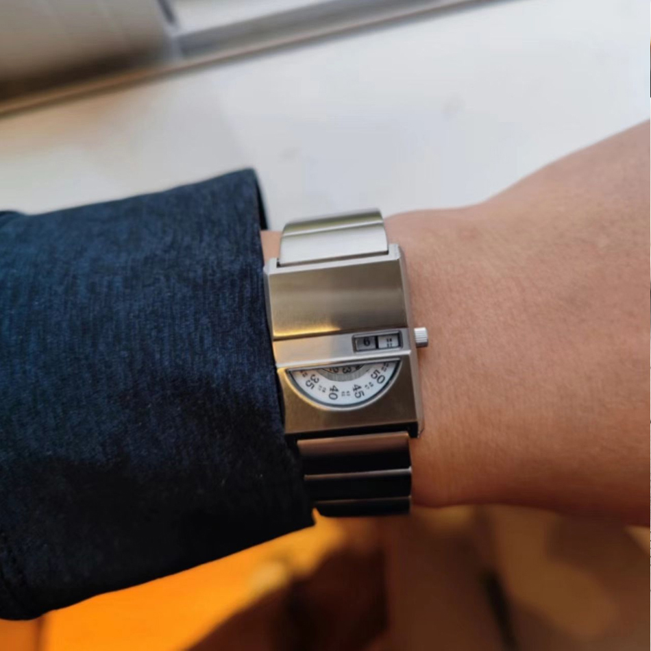 Men's Bracelet Watches Square  - đánh giá và giá Men'S Fashion Magazine